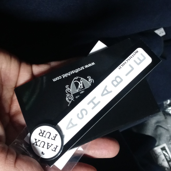 Girl's winter long coats - Picture 3 of 5